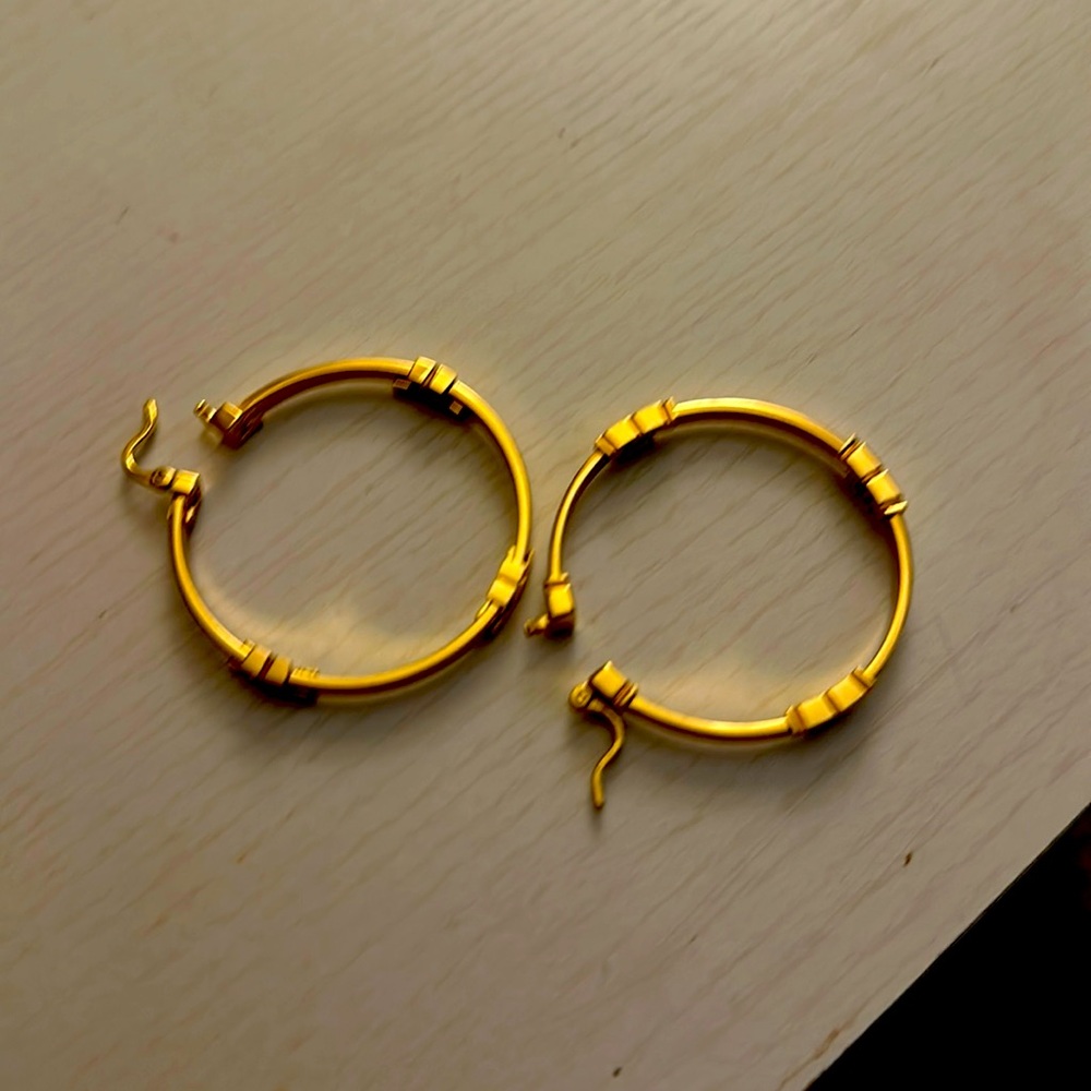 Tory Burch gold hopp earrings